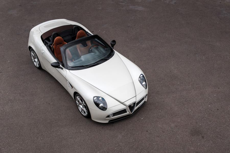  Alfa Romeo 8C Spider 2008 года  (фото 31 из 46)
